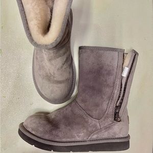 UGG Women's Mayfaire 5116 Sherpa Side Zipper Boots Size 6 M GUC grey suede
